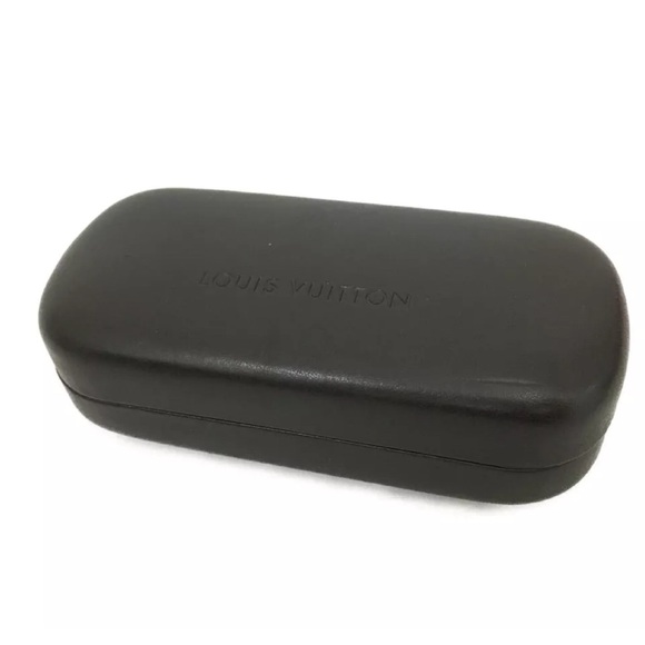 Authentic Louis Vuitton LV Sunglasses Small no scratch in very good condition. 💝 - Picture 7 of 7